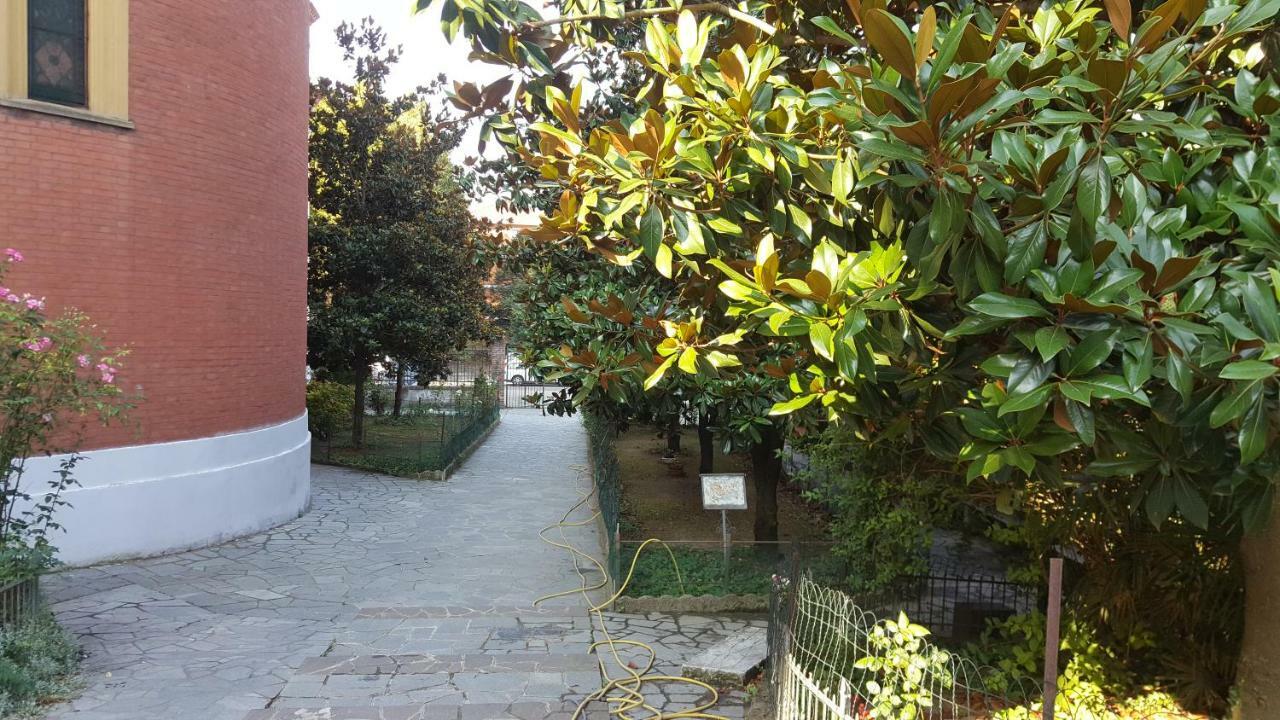 Location Turistic Monolocale Nel Parco Del Santuario Lägenhet Asti Exteriör bild