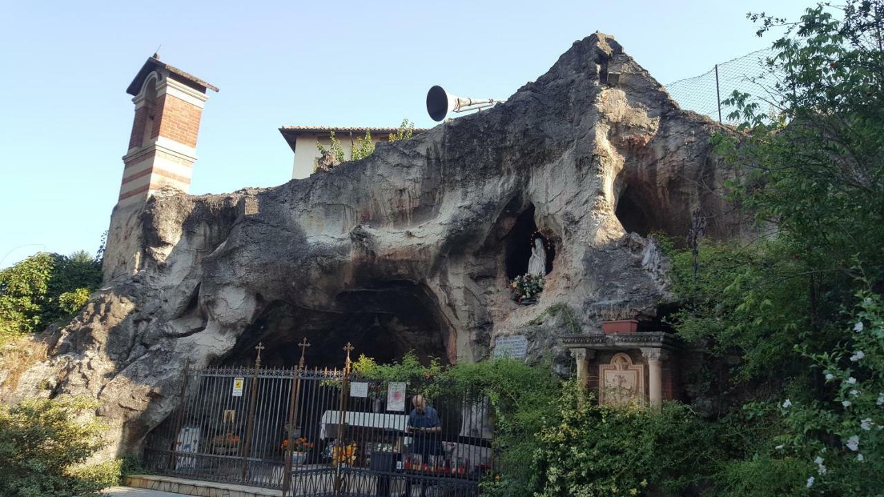 Location Turistic Monolocale Nel Parco Del Santuario Lägenhet Asti Exteriör bild
